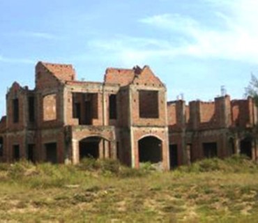 Một căn biệt thự bỏ hoang của dự án Hồng Thái Sít chính là miếng mồi Thủy dùng để lừa đảo các nạn nhân